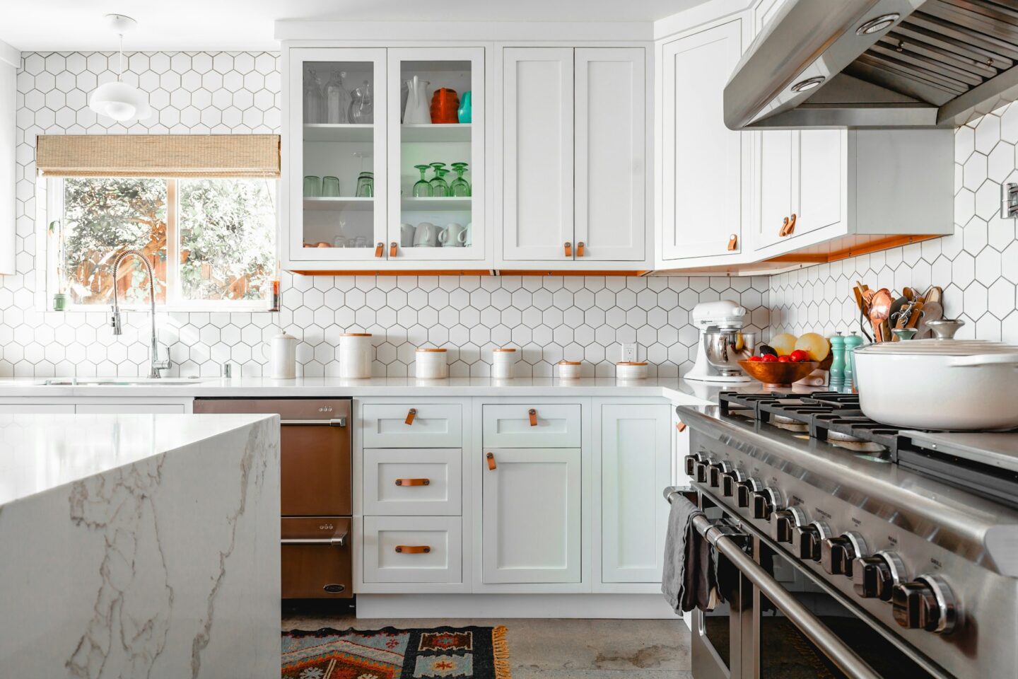 kitchen cabinet